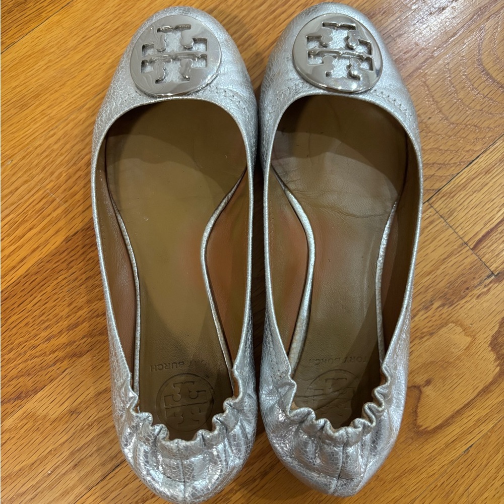 Tory Burch Reva Metallic Silver Snakeskin Flats Size 8